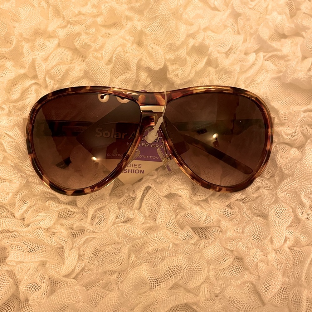 💥NWT💥 Foster Grant Sunglasses